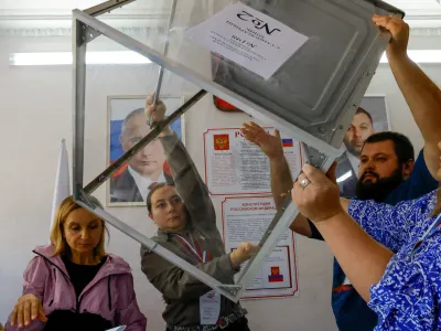      Formal Procedures and Administrative Pressure on Voters: What Happened During Three Days of State Duma Elections
    