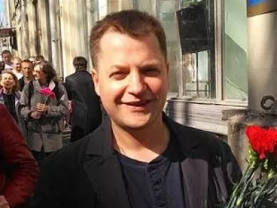      «Задавали бесконечное количество вопросов и требовали одновременного ответа»
    