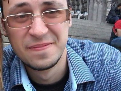 «Меня в первый раз избивают сотрудники Центра „Э“ в подсобке»