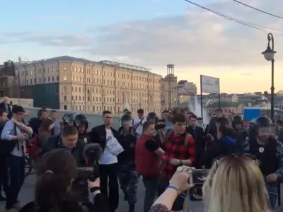     Задержания на Болотной площади в четвертую годовщину событий 6 мая
    