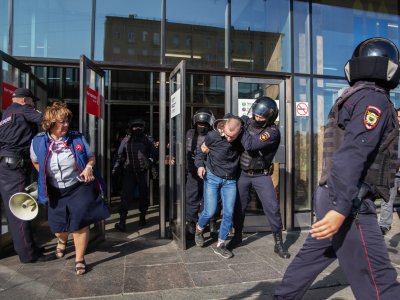 Задержания 3 августа: в какие ОВД привозили и сколько оставили на ночь