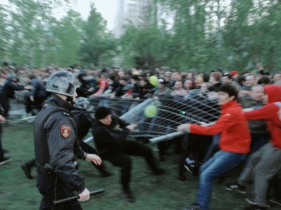 Сходы в защиту сквера в Екатеринбурге: как это было. Фотогалерея