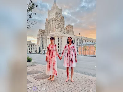  «Ужас и маразм»: задержания, семь суток ареста и три протокола за «кровавые» платья 