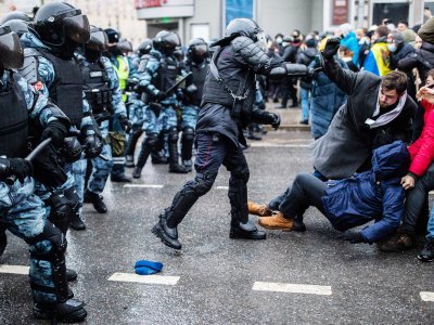 Помощь «дворцовым узникам». 17 адвокатов от ОВД-Инфо защищают участников зимних протестов