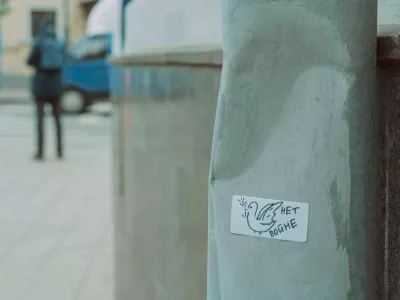      “No to the war in Ukraine!” and “GruZ (Cargo) 200”: how people are persecuted for anti-war stickers and flyers in Russia
    