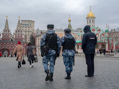 Проверяют граждан Украины: в Москве их вызывают на опросы, осматривают квартиры и требуют разблокировать смартфоны