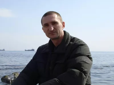      «Здравствуйте, уважаемый, а вы надолго приехали?»
    