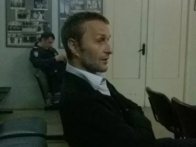  Один полковник, другой в штатском 