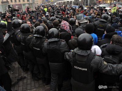 За разгоном митинга на Триумфальной площади последовали аресты