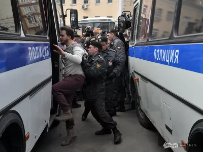  Задержания на акции в поддержку Pussy Riot у Таганского суда 