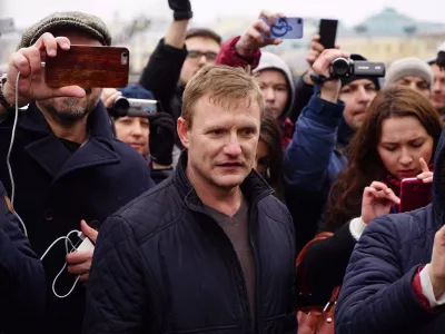  Независимое расследование: на Навального напал известный активист SERB 
