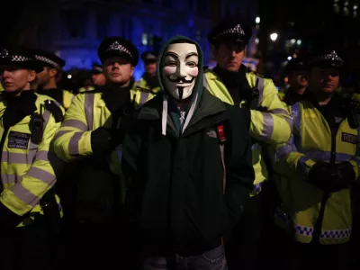  Красная помощь: кто и как поддерживает задержанных в Англии и Германии 