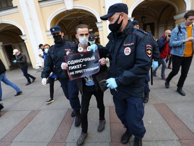 Акции в поддержку «Омбудсмена полиции» и задержанных
