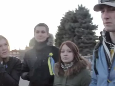      Мотоцикл с лентами
    