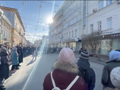 «Заставляли раздеваться и приседать»: как обращались с задержанными на антивоенной акции в Нижнем Новгороде