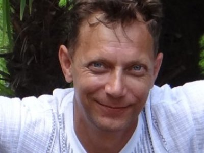 «Встреча закончилась смешной сценой — я встаю со стула, и диктофон выпадает на пол»