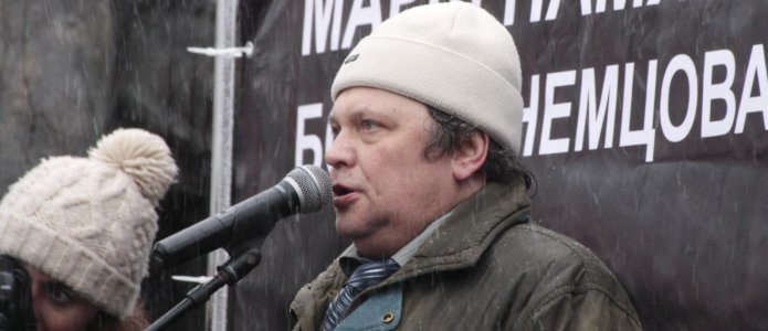 «Я достал куклу Путина и плакат со стихами Надсона»
